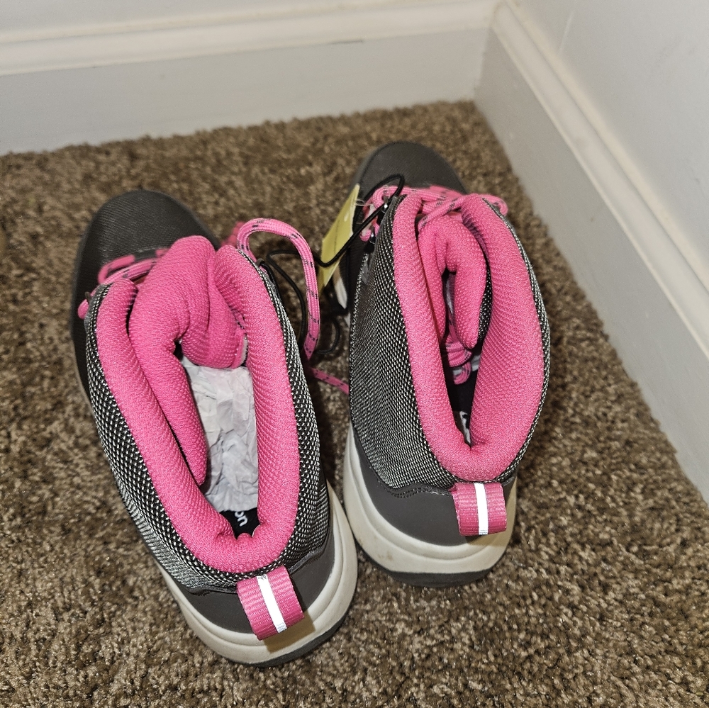 Boot - Picture 2 of 4